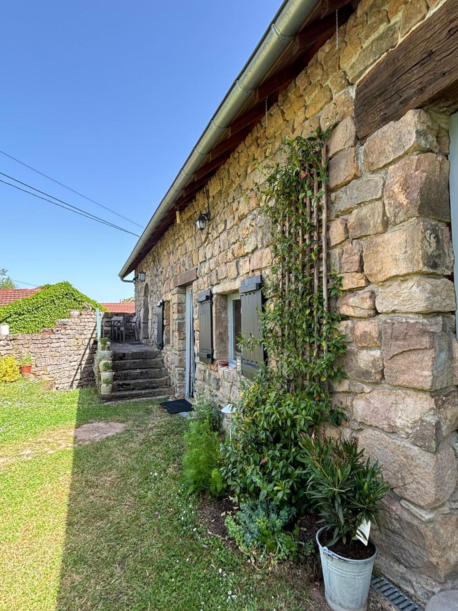 Gentilhomme Villa La Vineuse sur Fregande Exterior photo
